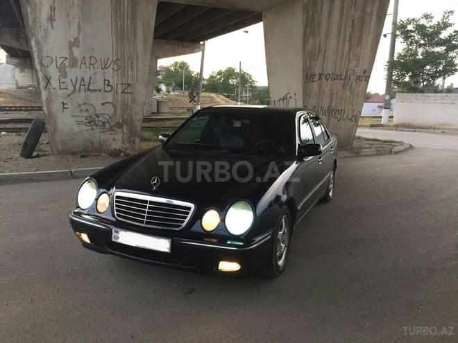Mercedes E 240 1999, 242,000 km - 2.4 l - Bakı
