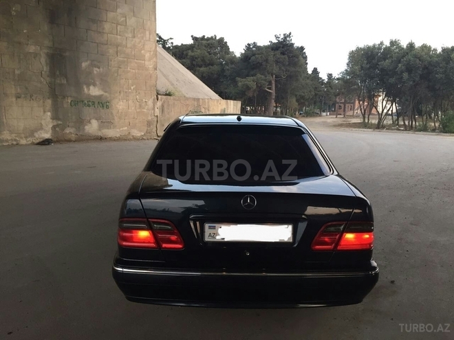 Mercedes E 240 1999, 242,000 km - 2.4 l - Bakı