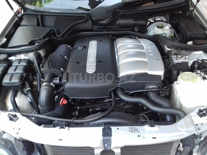 Mercedes E 220 2001, 235,000 km - 2.2 l - Bakı