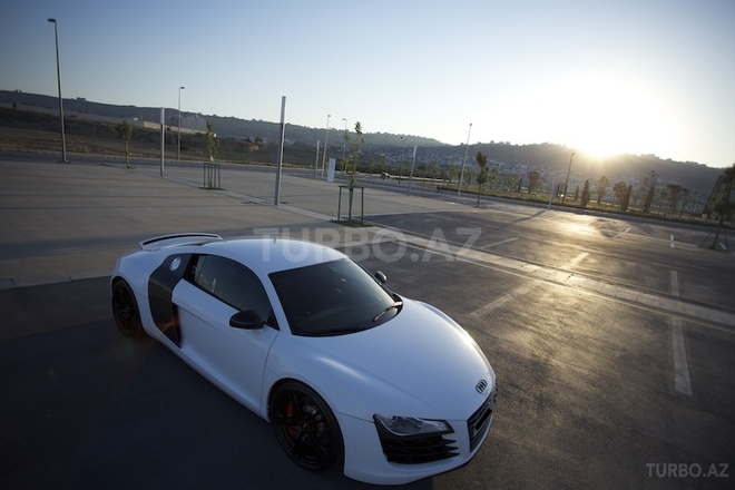 Audi R8 2009, 40,000 km - 4.2 l - Bakı