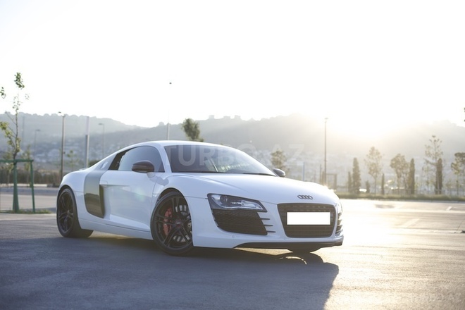 Audi R8 2009, 40,000 km - 4.2 l - Bakı