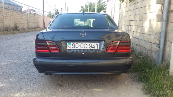 Mercedes E 220 2000, 443,667 km - 2.2 l - Bakı