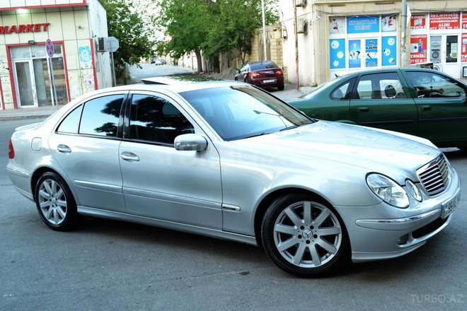 Mercedes E 240 2003, 290,000 km - 2.6 l - Bakı