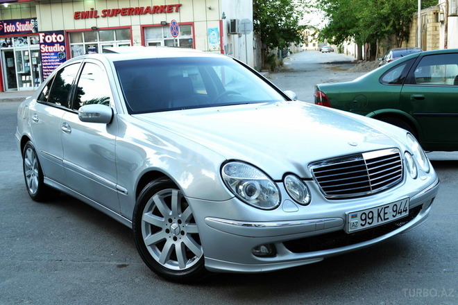 Mercedes E 240 2003, 290,000 km - 2.6 l - Bakı