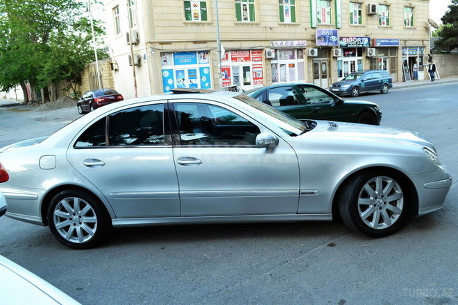Mercedes E 240 2003, 290,000 km - 2.6 l - Bakı