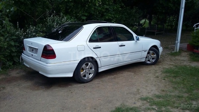 Mercedes C 250 1995, 378,883 km - 2.5 л - Masallı