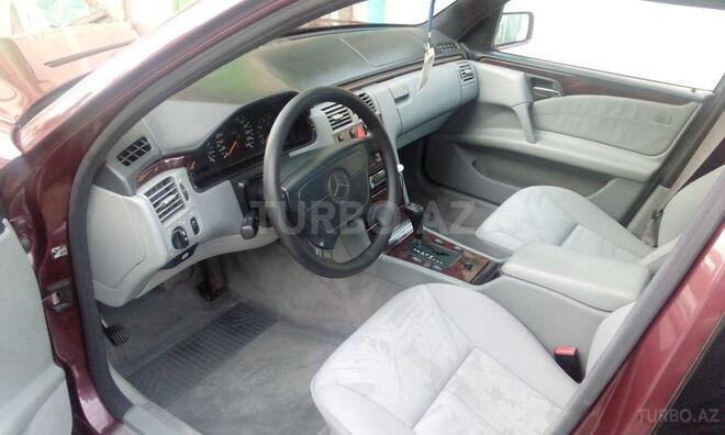 Mercedes E 200 1997, 151,000 km - 2.0 l - Bakı