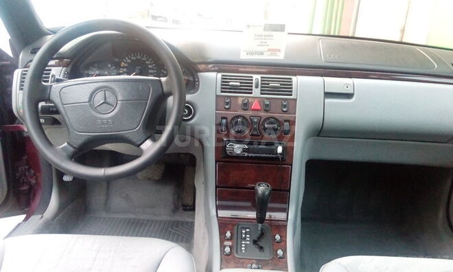 Mercedes E 200 1997, 151,000 km - 2.0 l - Bakı