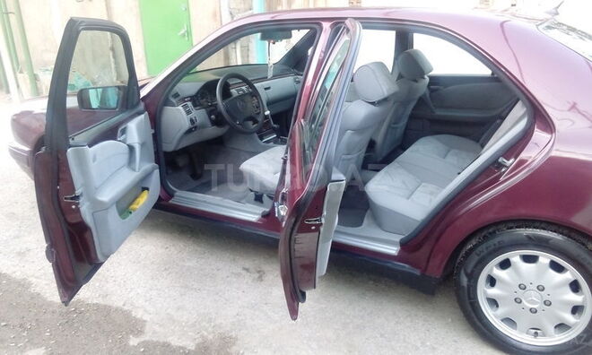 Mercedes E 200 1997, 151,000 km - 2.0 l - Bakı