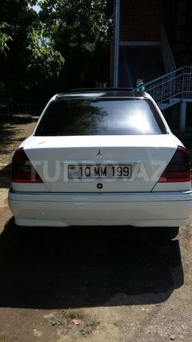 Mercedes C 250 1995, 235,467 km - 2.5 l - Astara