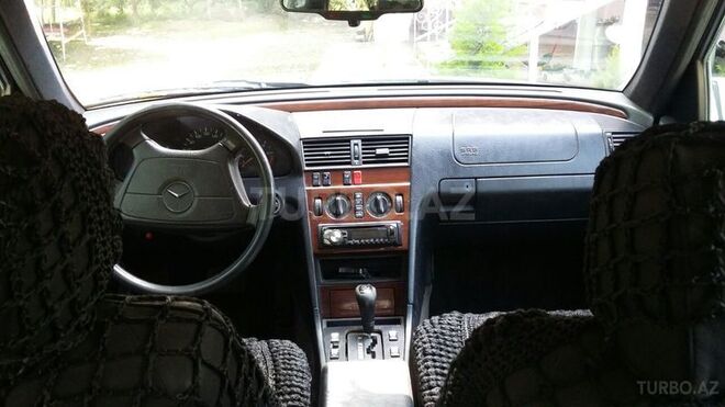Mercedes C 250 1995, 235,467 km - 2.5 l - Astara