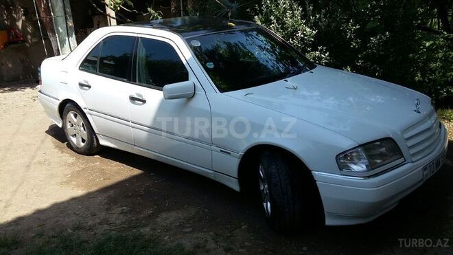 Mercedes C 250 1995, 235,467 km - 2.5 l - Astara