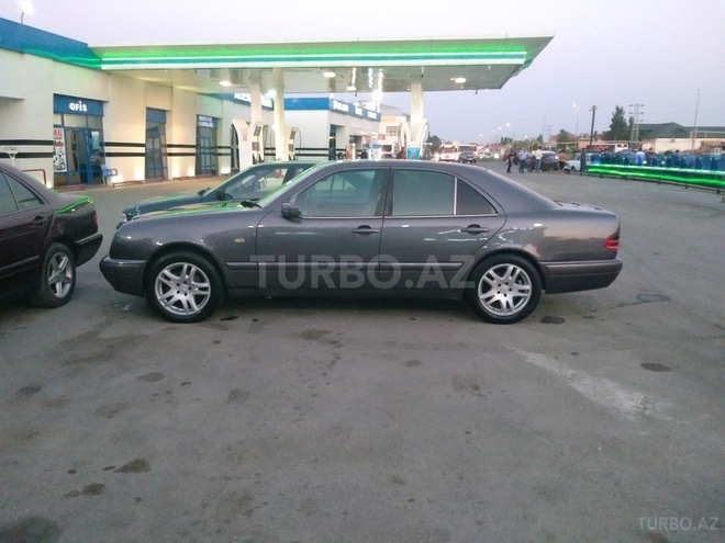 Mercedes E 220 1995, 477,250 km - 0.2 l - Bakı