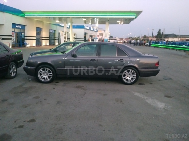 Mercedes E 220 1995, 477,250 km - 0.2 l - Bakı