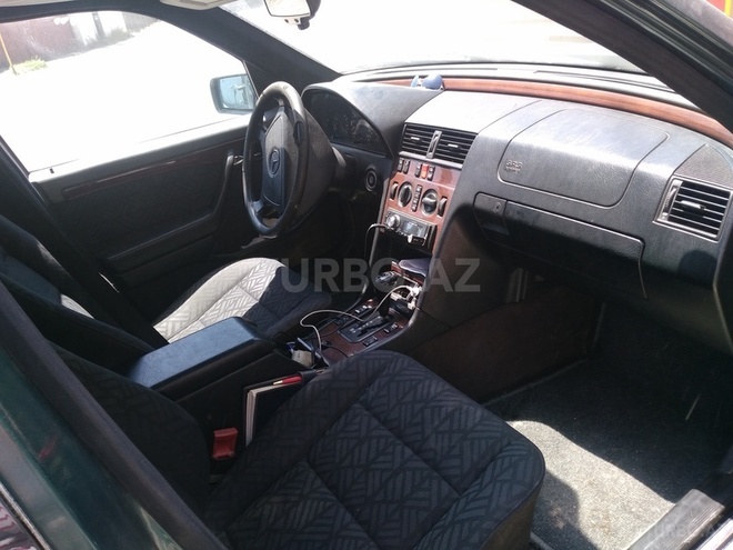 Mercedes C 220 1995, 300,300 km - 2.2 l - Bakı