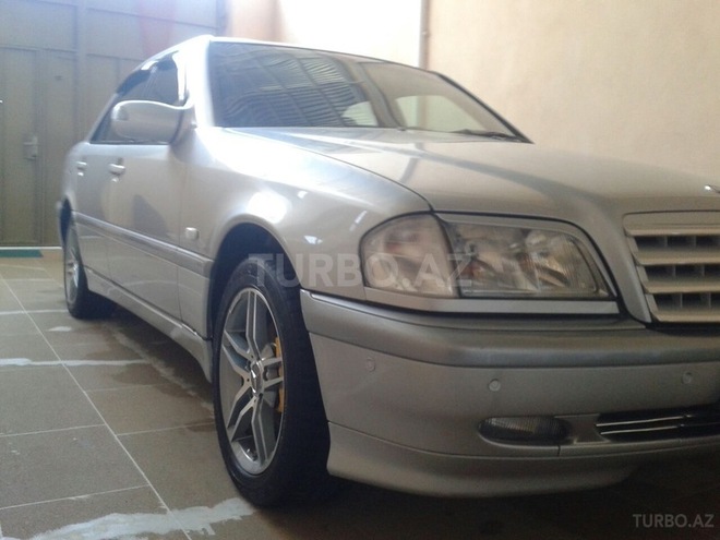 Mercedes C 200 2000, 170,000 km - 0.2 л - Göygöl