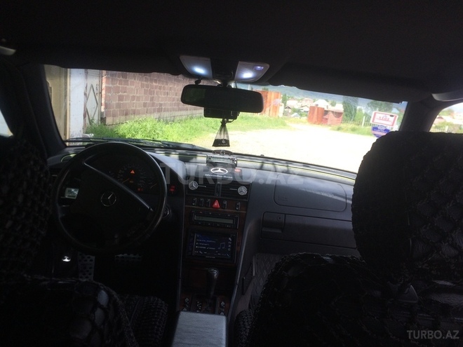 Mercedes C 200 2000, 170,000 km - 0.2 л - Göygöl
