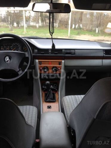 Mercedes E 230 1991, 200,000 km - 2.3 л - Sumqayıt