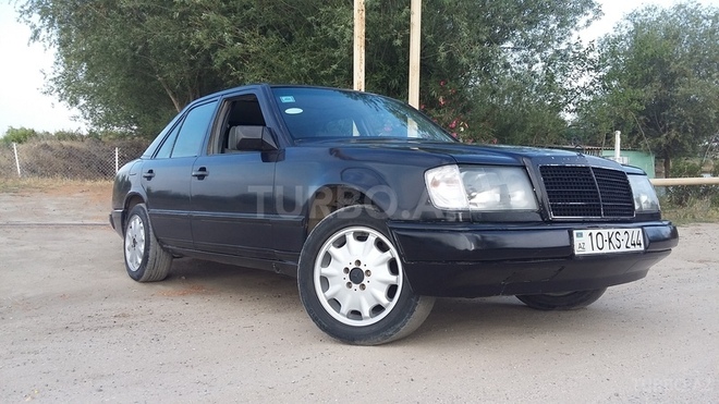 Mercedes E 260 1989, 427,090 km - 2.6 l - Salyan