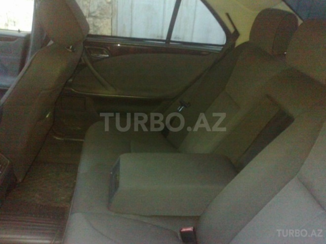 Mercedes E 200 2001, 187,000 km - 2.0 l - Bakı