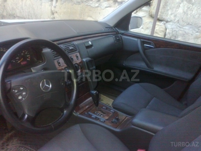 Mercedes E 200 2001, 187,000 km - 2.0 l - Bakı