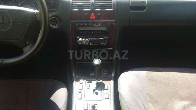 Mercedes E 230 1997, 281,000 km - 2.3 л - Bakı