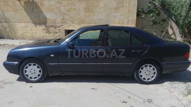 Mercedes E 230 1997, 281,000 km - 2.3 л - Bakı