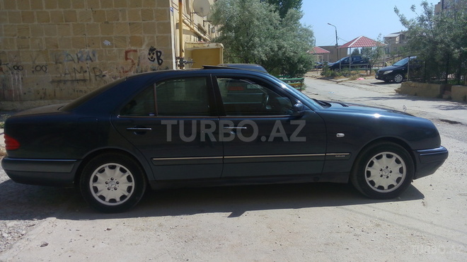 Mercedes E 230 1997, 281,000 km - 2.3 л - Bakı