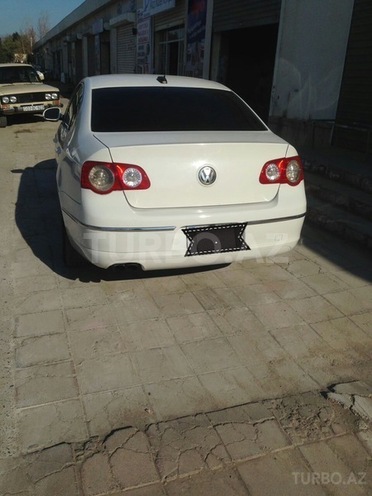 Volkswagen Passat 2005, 228,000 km - 2.0 l - Bakı