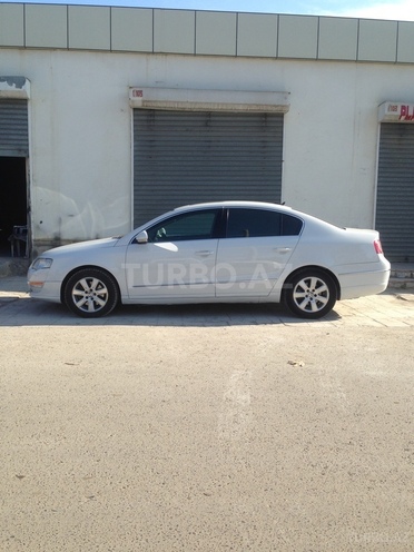 Volkswagen Passat 2005, 228,000 km - 2.0 l - Bakı