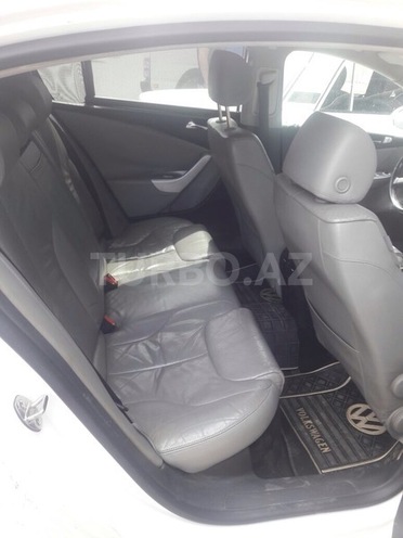 Volkswagen Passat 2005, 228,000 km - 2.0 l - Bakı