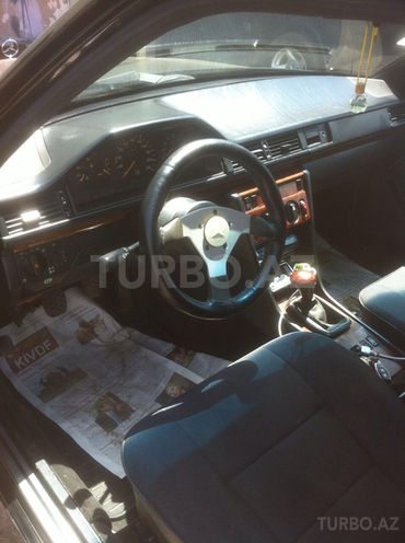 Mercedes E 230 1990, 499,000 km - 2.3 l - Bakı