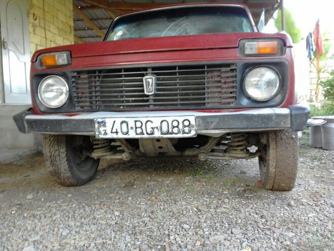 LADA (VAZ) Niva 1997, 120,000 km - 1.6 l - Salyan