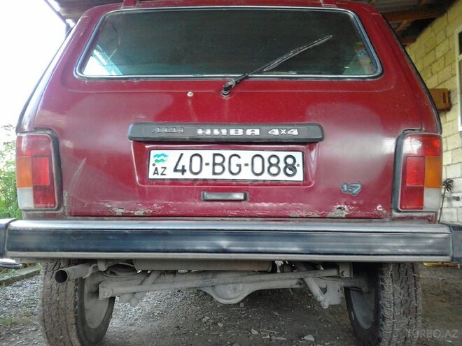 LADA (VAZ) Niva 1997, 120,000 km - 1.6 l - Salyan