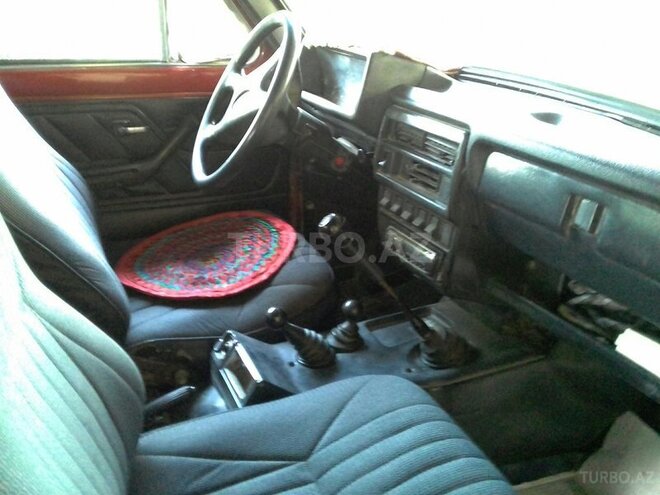 LADA (VAZ) Niva 1997, 120,000 km - 1.6 l - Salyan