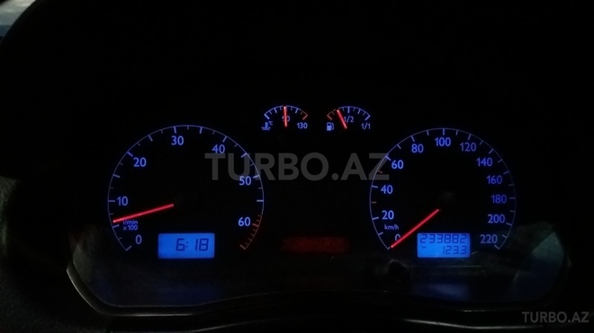 Volkswagen Polo 2003, 233,888 km - 1.4 l - Bakı