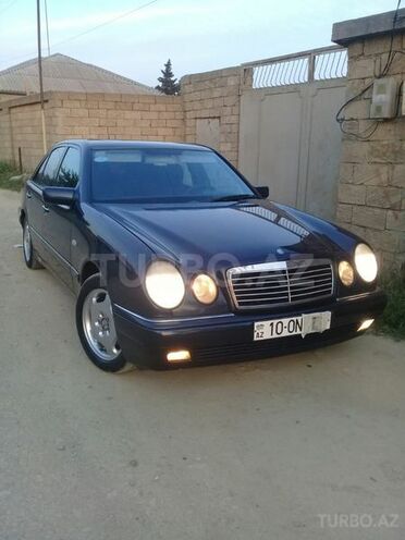 Mercedes E 230 1996, 291,000 km - 0.3 л - Sumqayıt