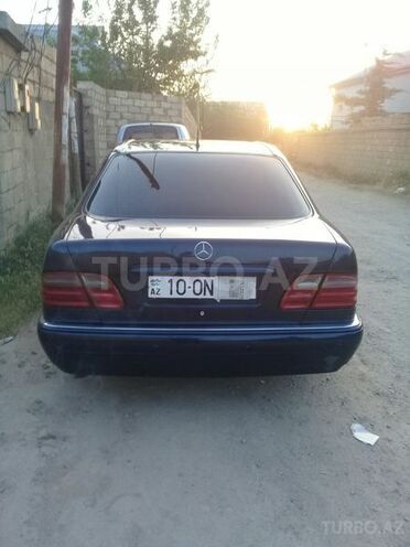 Mercedes E 230 1996, 291,000 km - 0.3 л - Sumqayıt