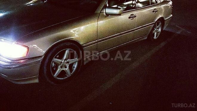 Mercedes C 230 1999, 240,000 km - 2.3 l - Gəncə