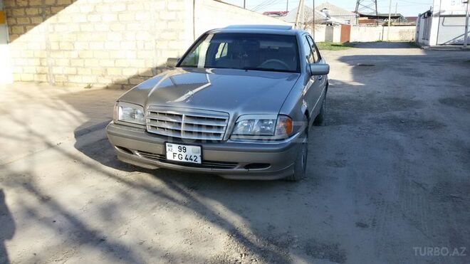 Mercedes C 230 1999, 240,000 km - 2.3 l - Gəncə