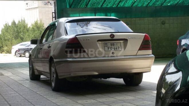 Mercedes C 230 1999, 240,000 km - 2.3 l - Gəncə