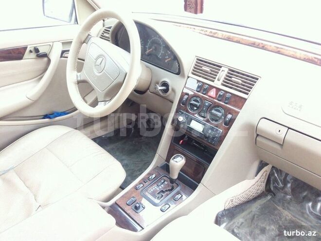 Mercedes C 230 1999, 240,000 km - 2.3 l - Gəncə