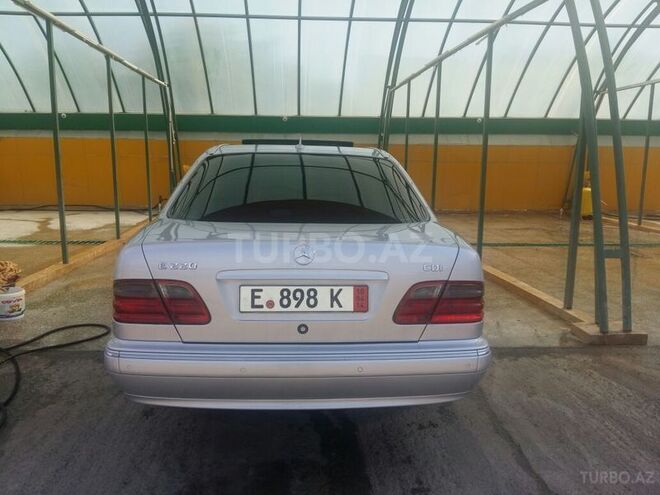 Mercedes E 220 1999, 276,000 km - 2.2 l - Bakı