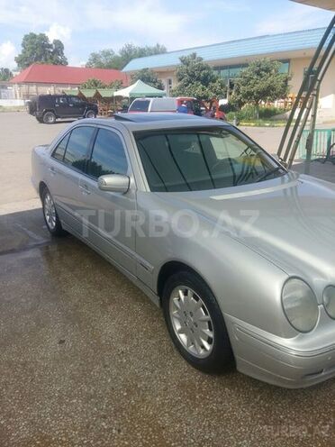 Mercedes E 220 1999, 276,000 km - 2.2 l - Bakı