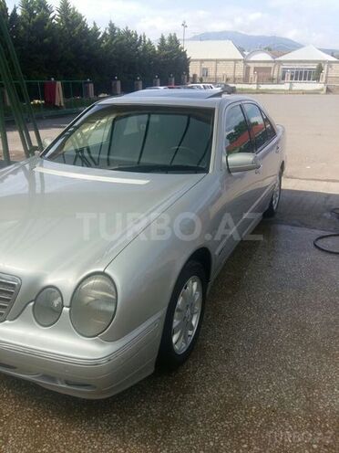 Mercedes E 220 1999, 276,000 km - 2.2 l - Bakı