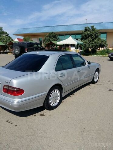 Mercedes E 220 1999, 276,000 km - 2.2 l - Bakı
