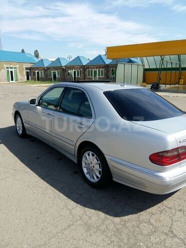 Mercedes E 220 1999, 276,000 km - 2.2 l - Bakı