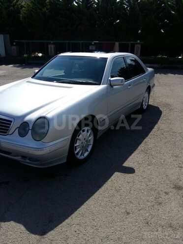 Mercedes E 220 1999, 276,000 km - 2.2 l - Bakı