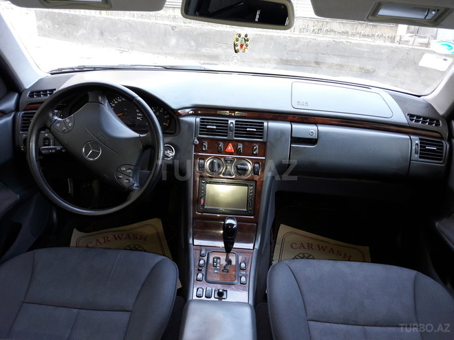 Mercedes E 220 1999, 276,000 km - 2.2 l - Bakı