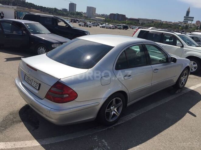 Mercedes E 220 2004, 241,000 km - 2.2 л - Bakı